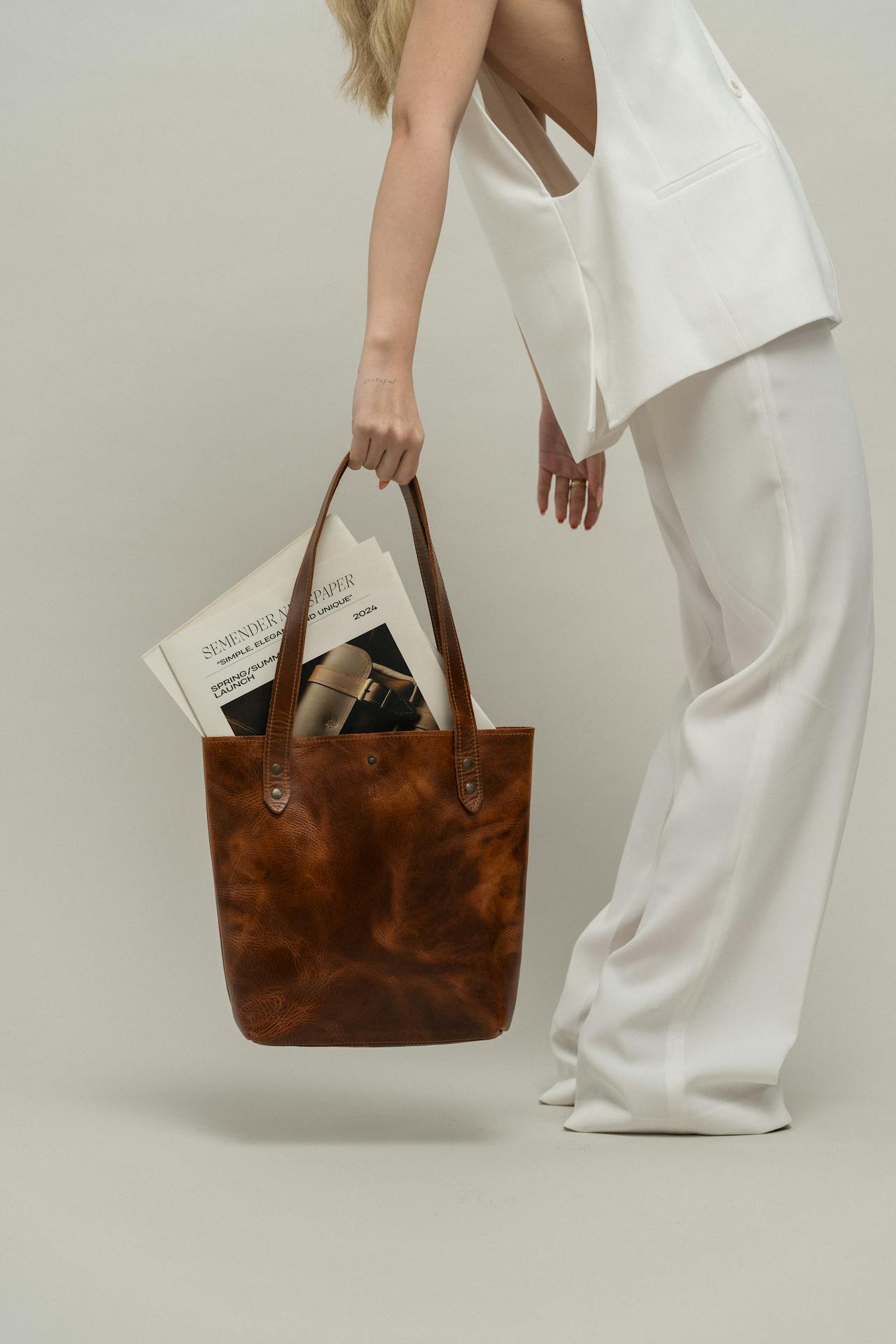 Orynthia handbag editorial detail